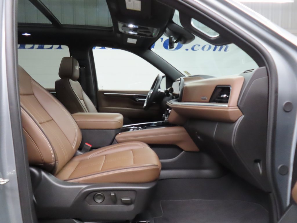 Used 2025 Chevrolet Tahoe High Country image 35