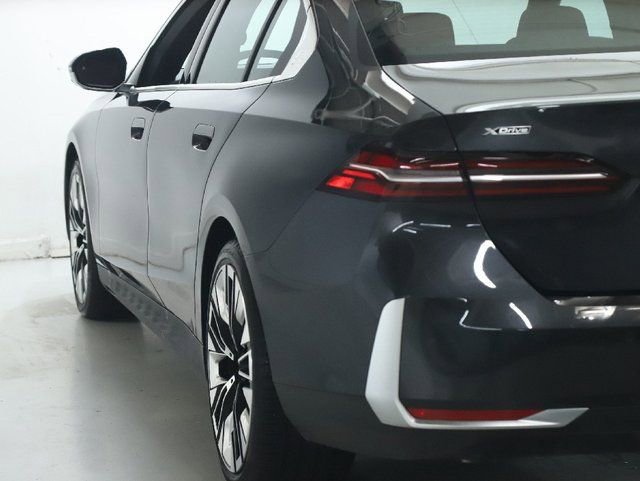 Used 2026 BMW 540i xDrive AWD/4WD image 45