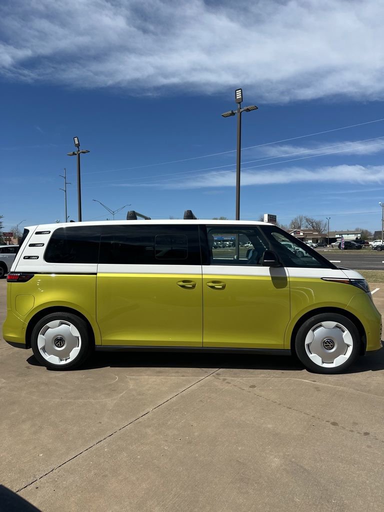 New 2025 Volkswagen ID. Buzz 1st Edition AWD/4WD image 4