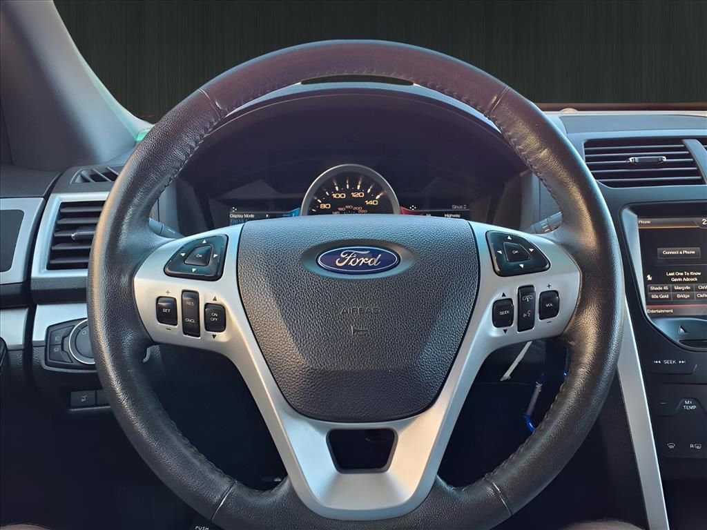 Used 2015 Ford Explorer XLT w/ Equipment Group 202A image 23