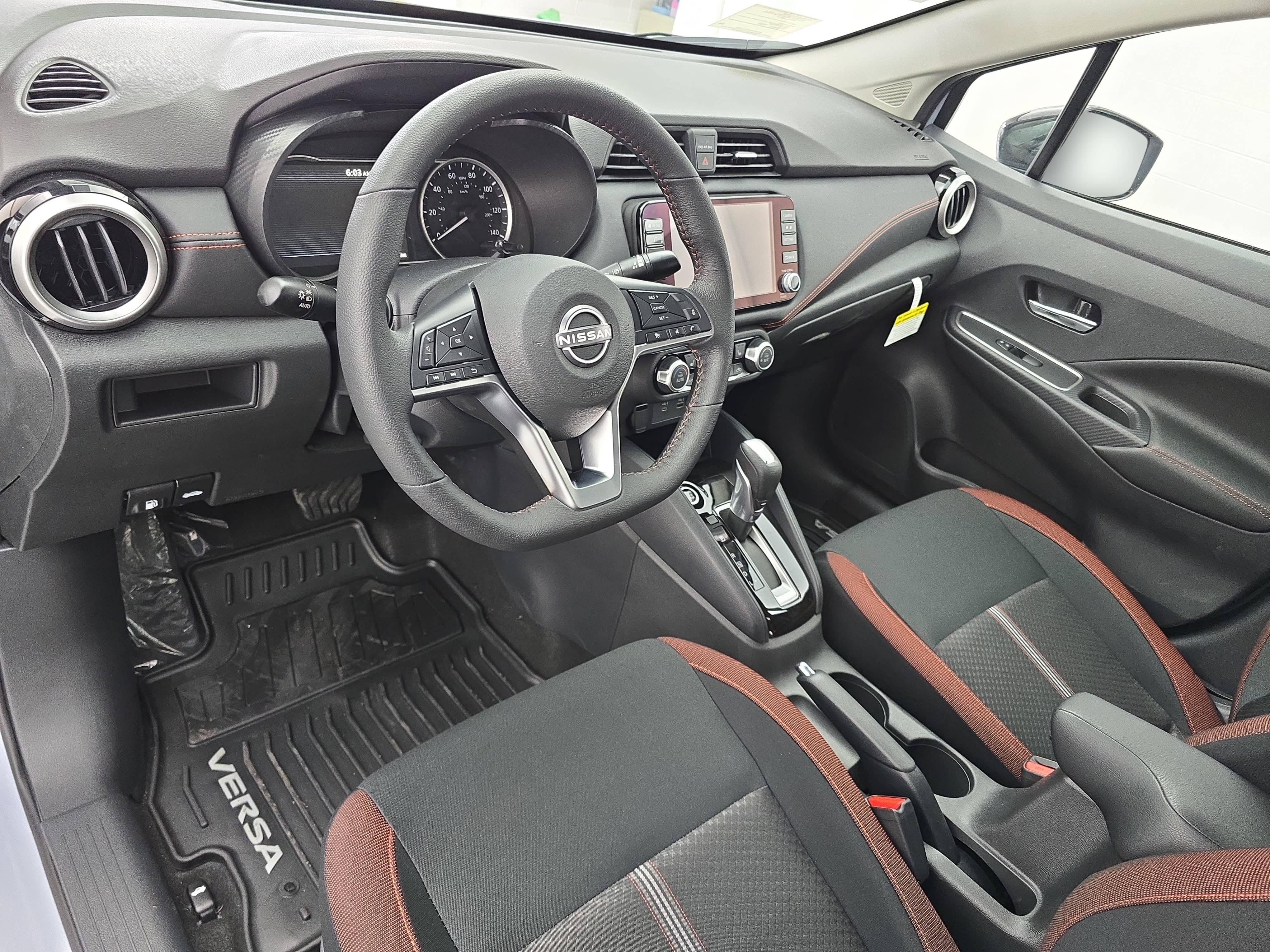 New 2025 Nissan Versa SR w/ Trunk Package FWD image 15
