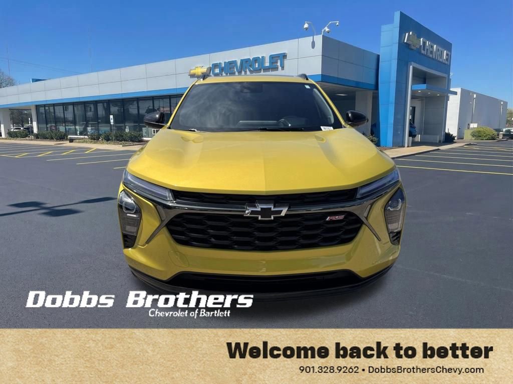 Used 2024 Chevrolet Trax RS w/ Sunroof Package image 2