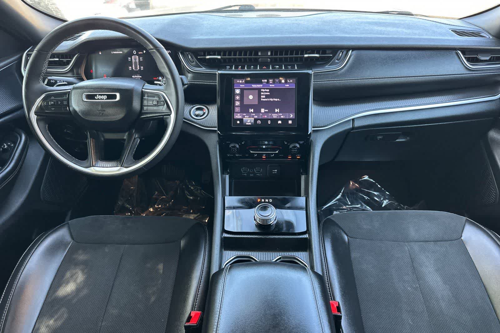 Used 2024 Jeep Grand Cherokee Altitude RWD image 4