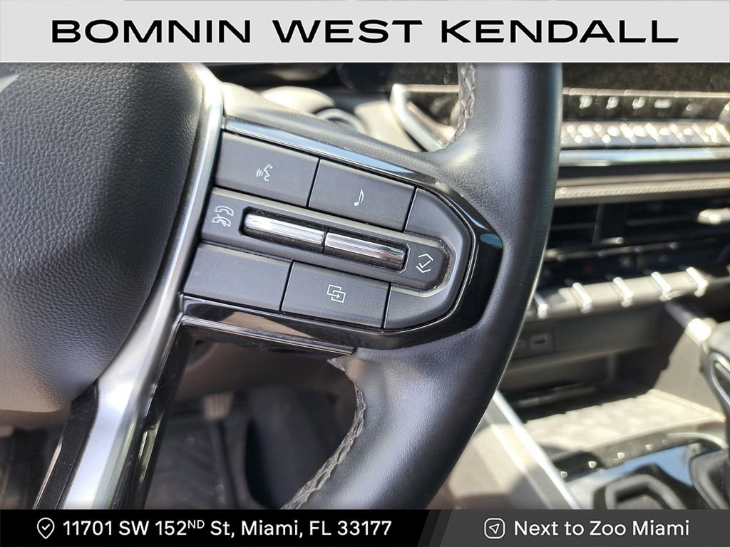 Used 2024 Chevrolet Colorado LT w/ LT Convenience Package image 24