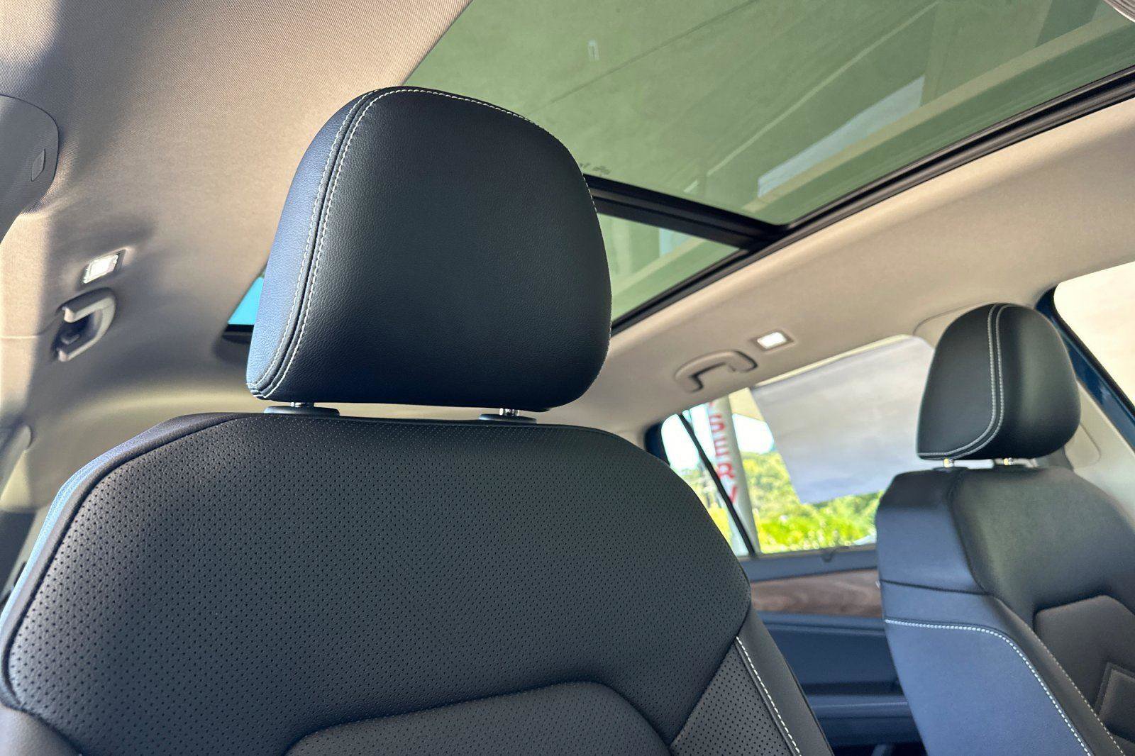 New 2026 Volkswagen Atlas SE w/ Panoramic Sunroof Package image 17