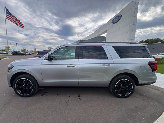 Used 2024 Ford Expedition Max Limited AWD/4WD image 8