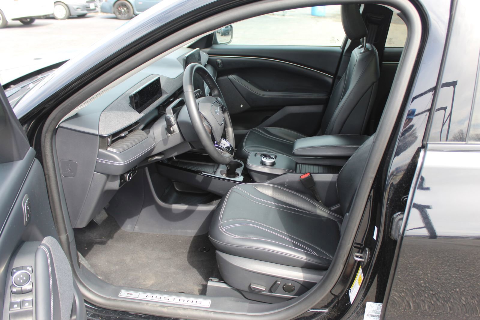 Used 2023 Ford Mustang Mach-E Premium image 9
