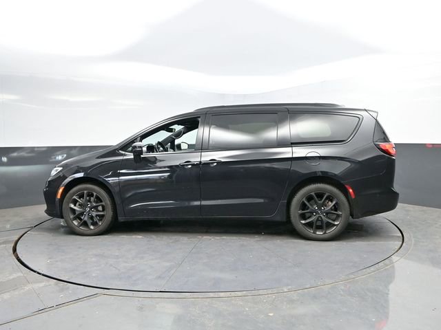 Used 2023 Chrysler Pacifica Touring-L w/ S Appearance Package AWD/4WD image 6