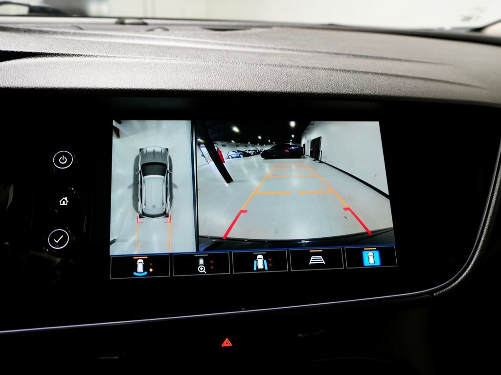 Used 2022 Buick Envision Avenir w/ Technology Package II image 5