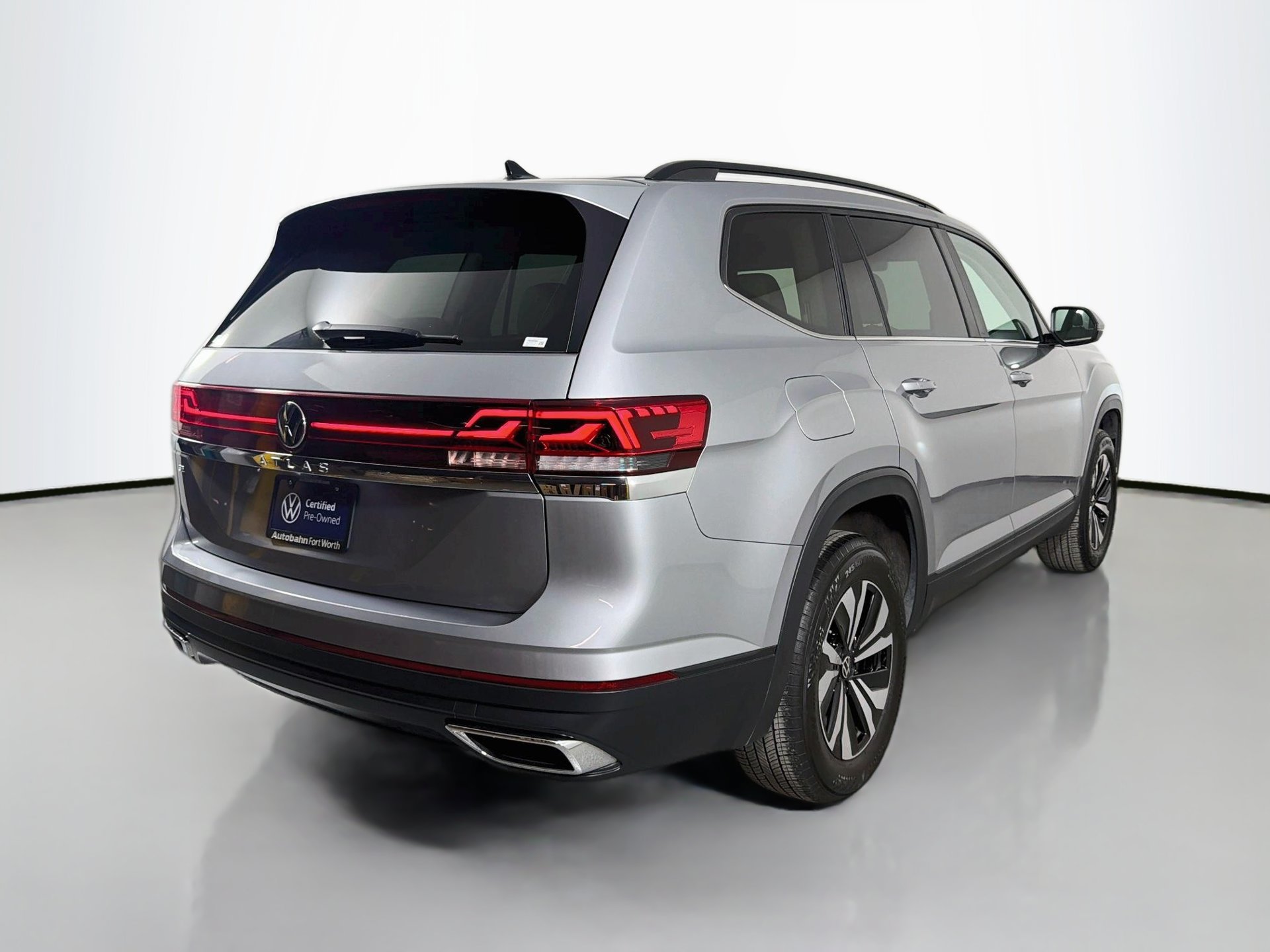 Certified 2024 Volkswagen Atlas SE FWD image 5