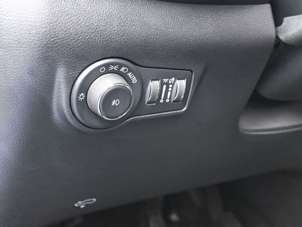 Used 2022 Jeep Compass Trailhawk image 14