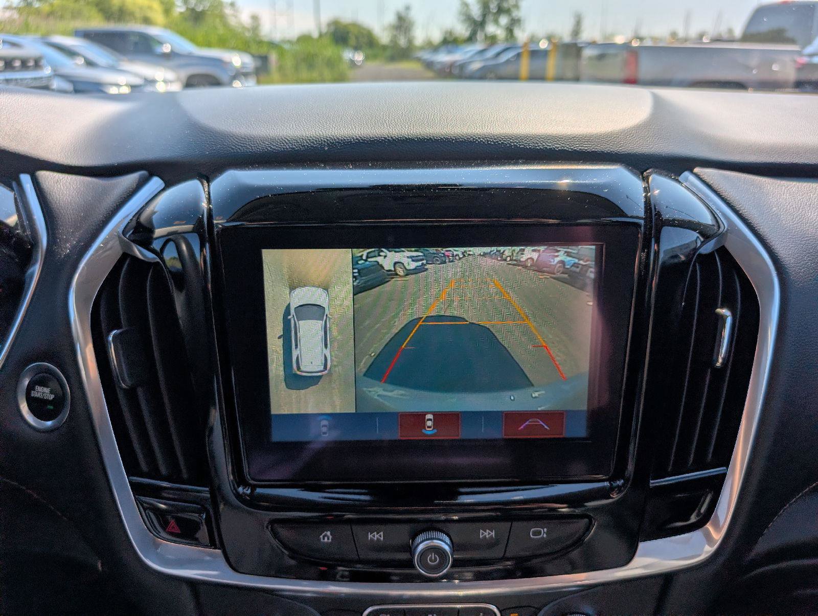 Used 2018 Chevrolet Traverse LT AWD/4WD image 17