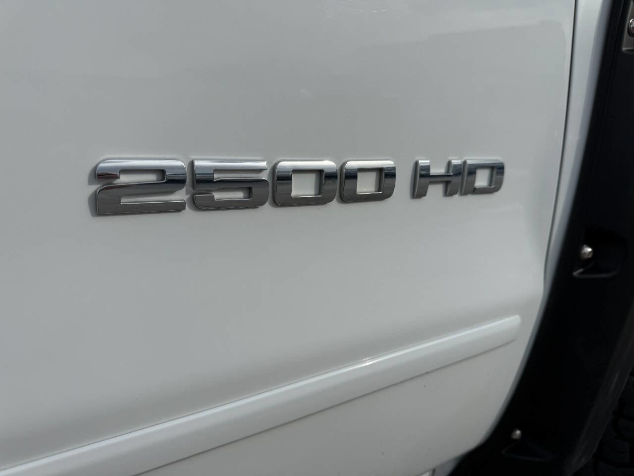 Used 2018 Chevrolet Silverado 2500 LT w/ LT Convenience Package image 12