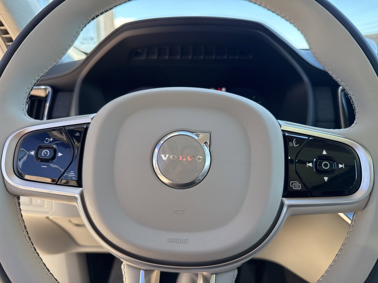 New 2026 Volvo XC90 T8 Ultra image 26