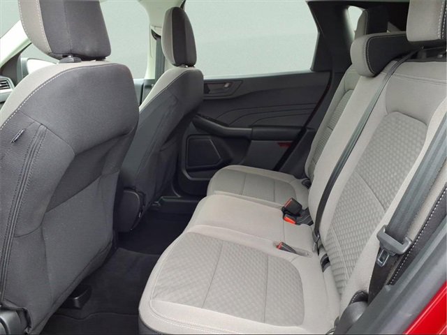 Used 2022 Ford Escape SE image 6