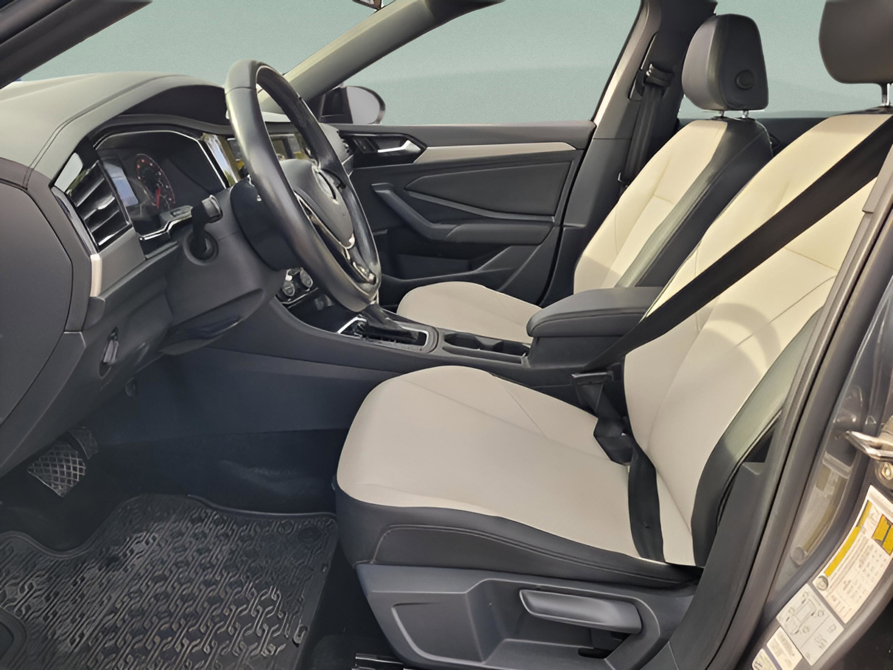 Used 2019 Volkswagen Jetta R-Line image 12