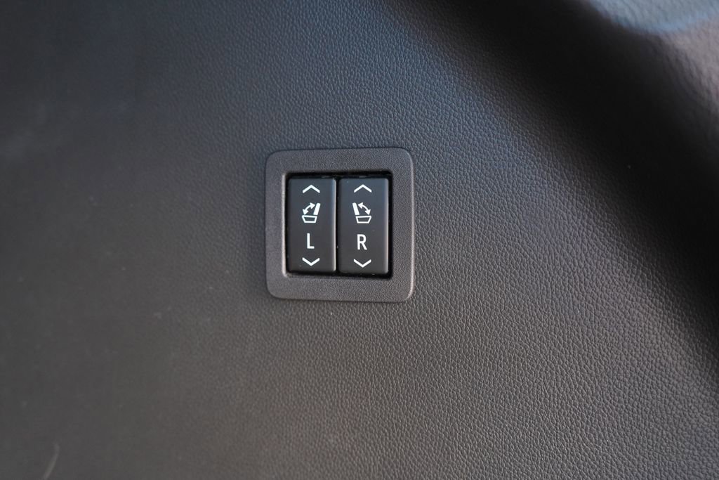 Used 2024 Buick Enclave Premium FWD image 27