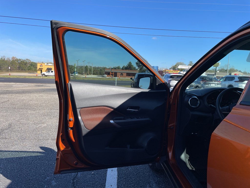 Certified 2024 Nissan Kicks SR FWD image 8