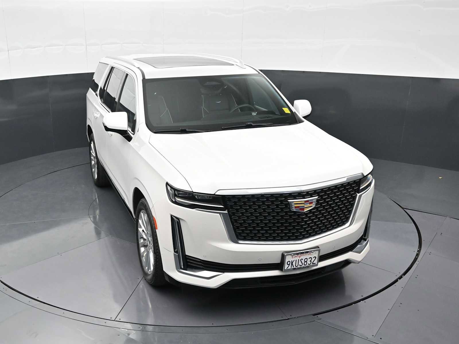 Used 2024 Cadillac Escalade Premium Luxury w/ Performance Package AWD/4WD image 20