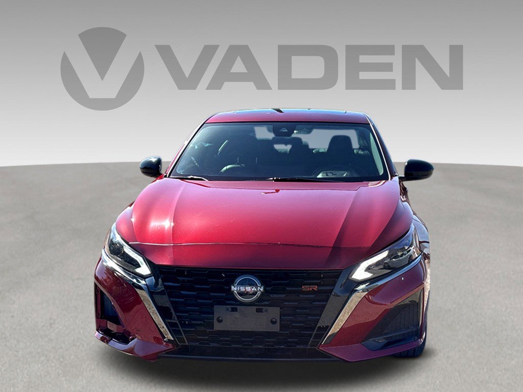 Used 2024 Nissan Altima 2.5 SR w/ SR Premium Package AWD/4WD image 2