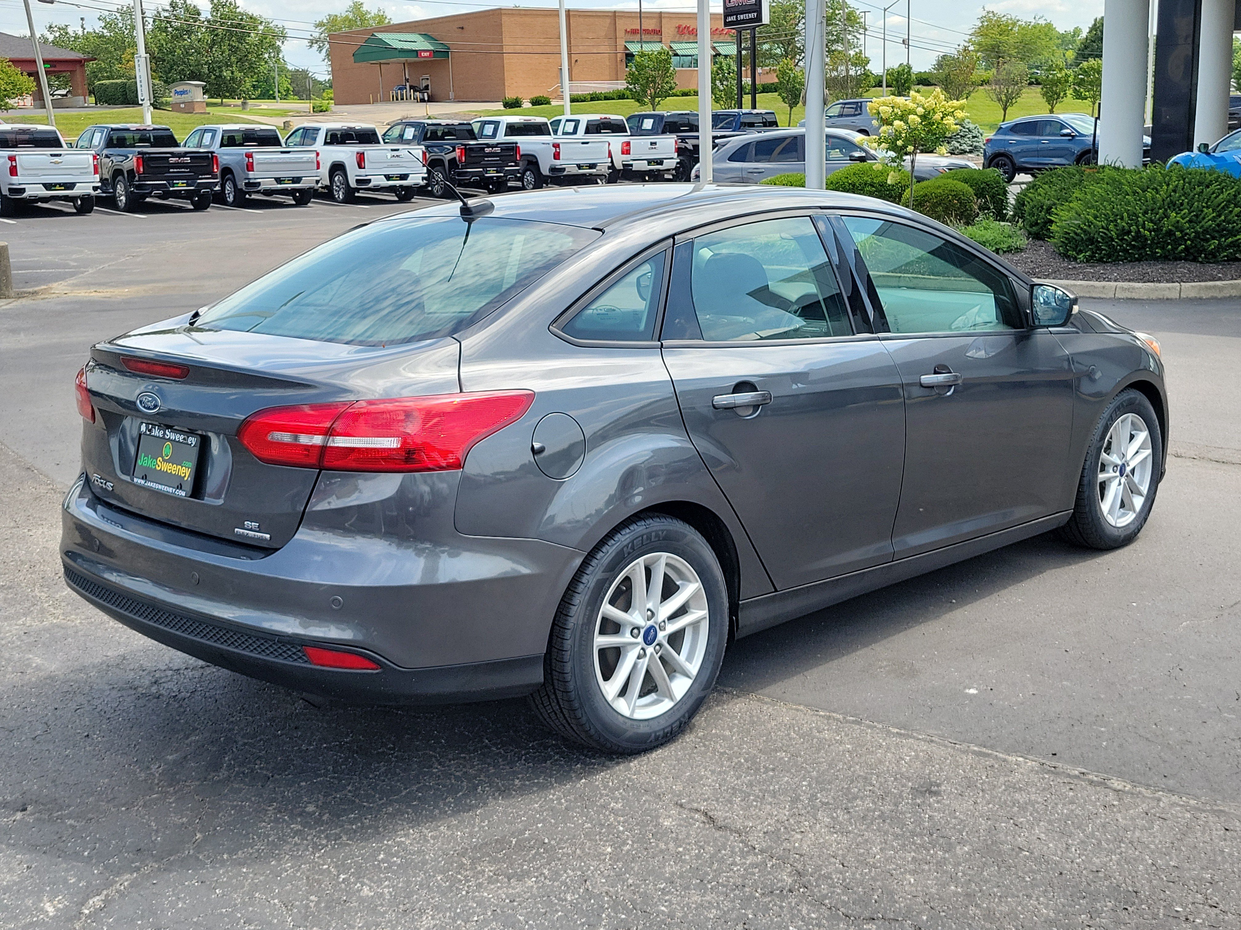 Used 2016 Ford Focus SE w/ Reverse Sensing Package FWD image 4