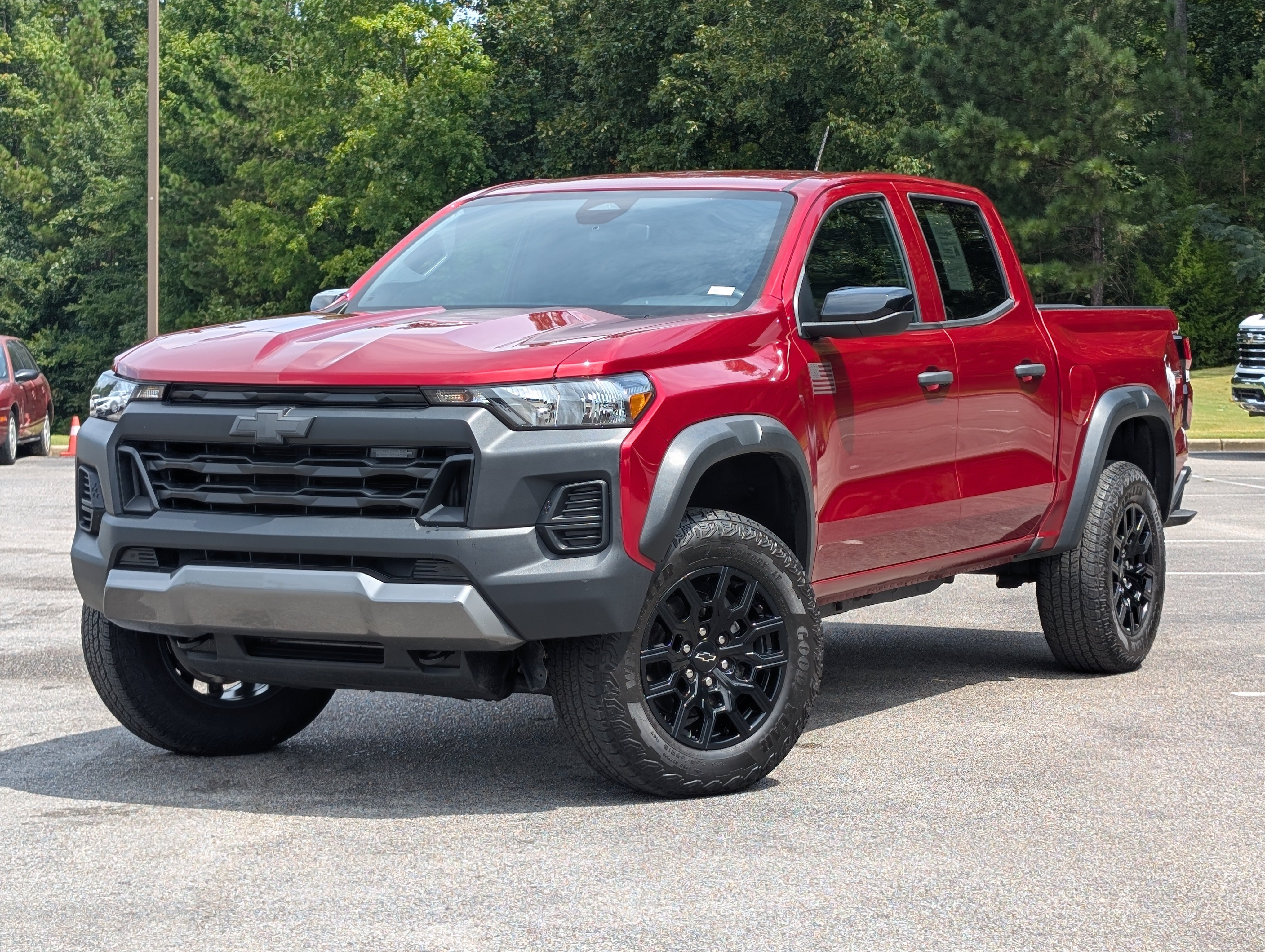 Used 2024 Chevrolet Colorado Trail Boss w/ Advanced Trailering Package AWD/4WD image 4