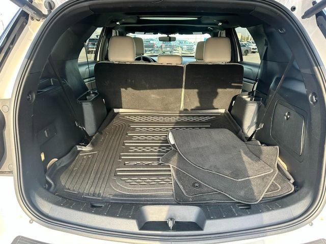 Used 2019 Ford Explorer XLT w/ Equipment Group 202A image 5