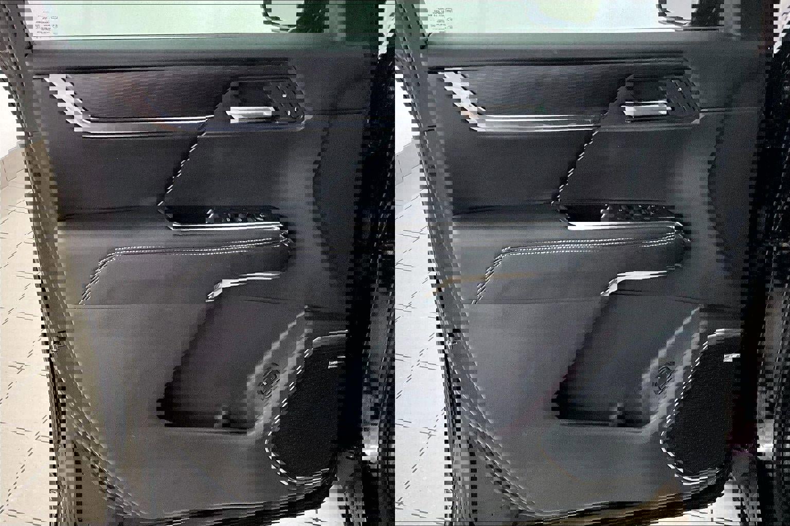 Used 2025 GMC Acadia Elevation image 20