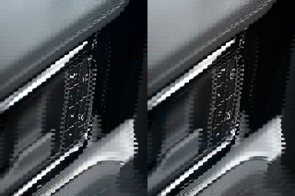 New 2025 Porsche Panamera 4 image 22