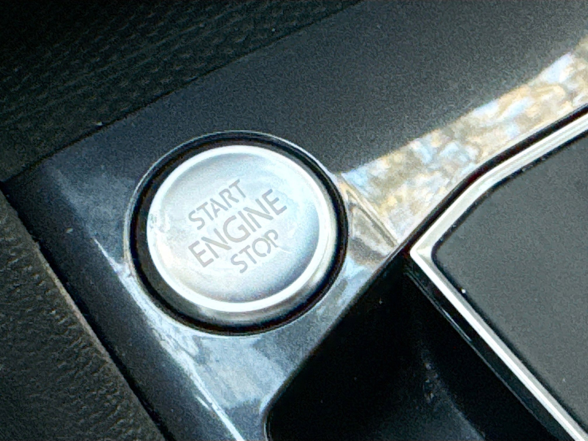 Used 2021 Volkswagen Tiguan SE w/ Panoramic Sunroof Package image 35