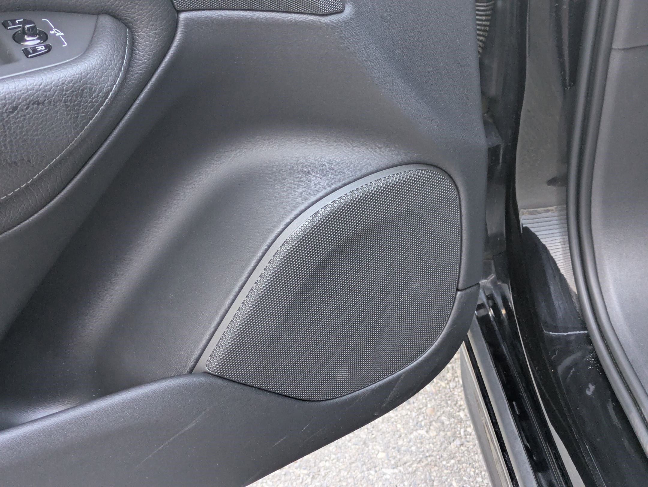 Used 2018 Volvo XC90 T5 Momentum w/ Convenience Package image 13