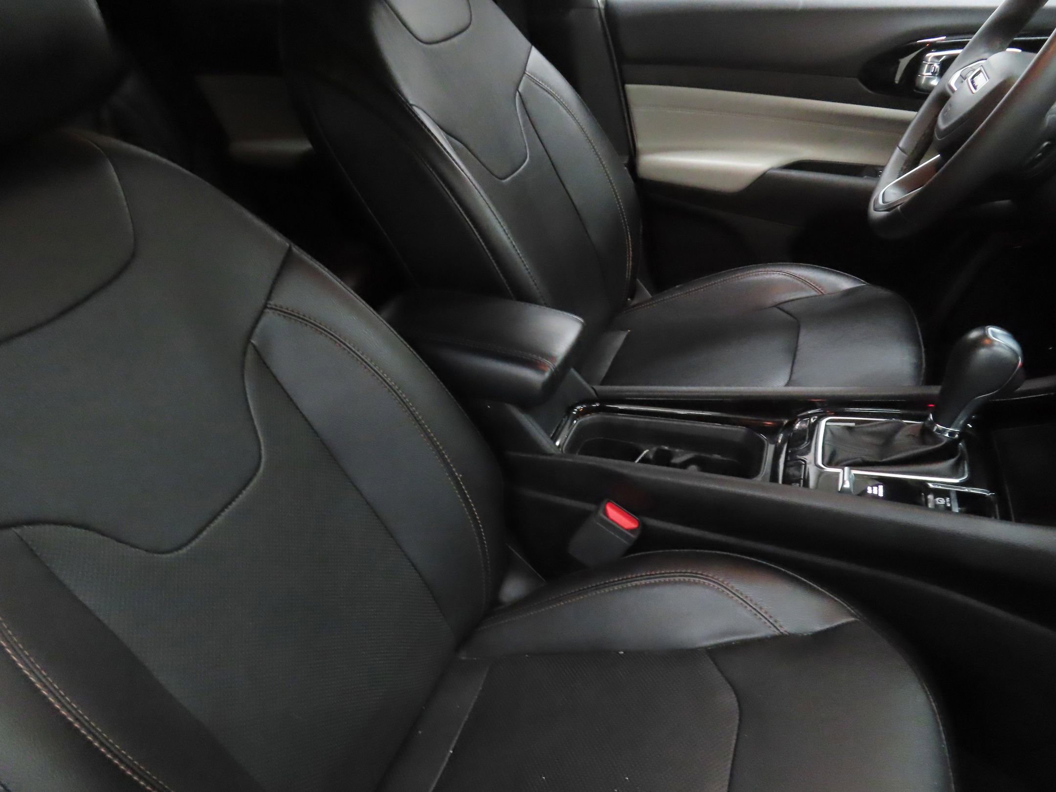 Used 2023 Jeep Compass Limited image 24