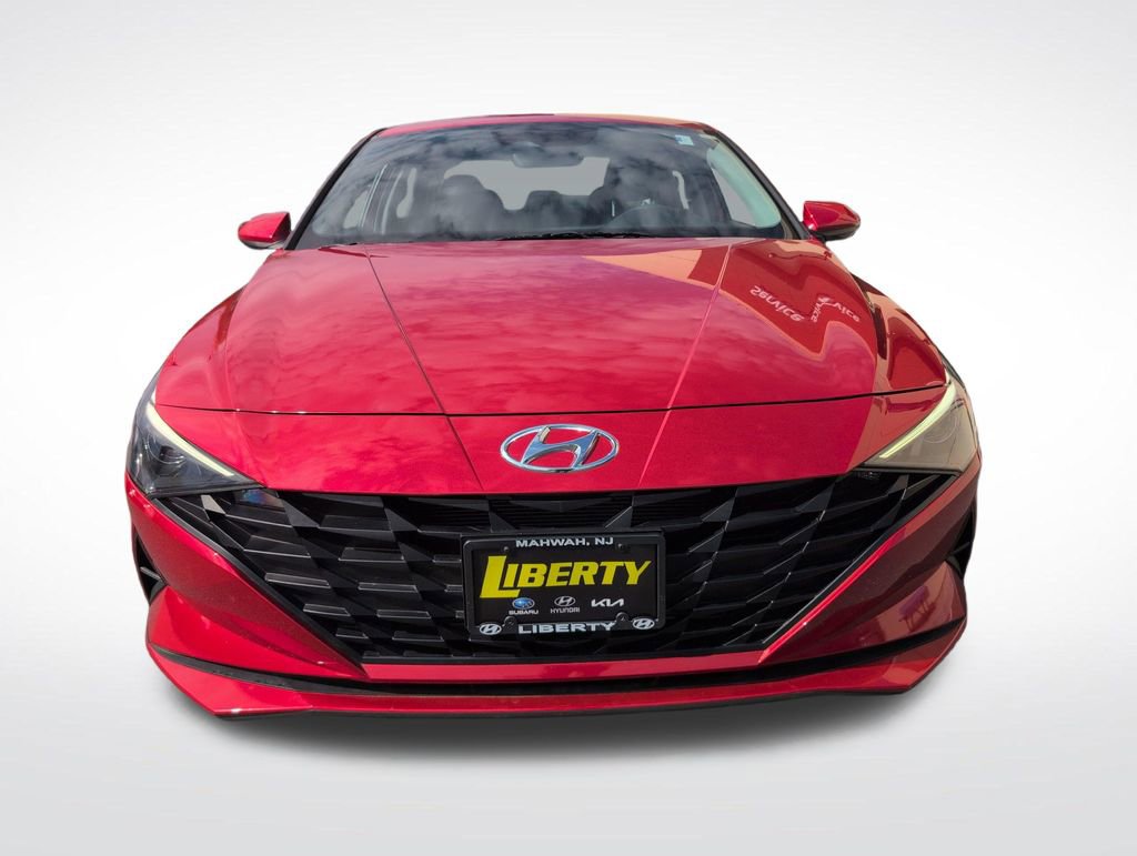Used 2023 Hyundai Elantra SE w/ Cargo Package image 9