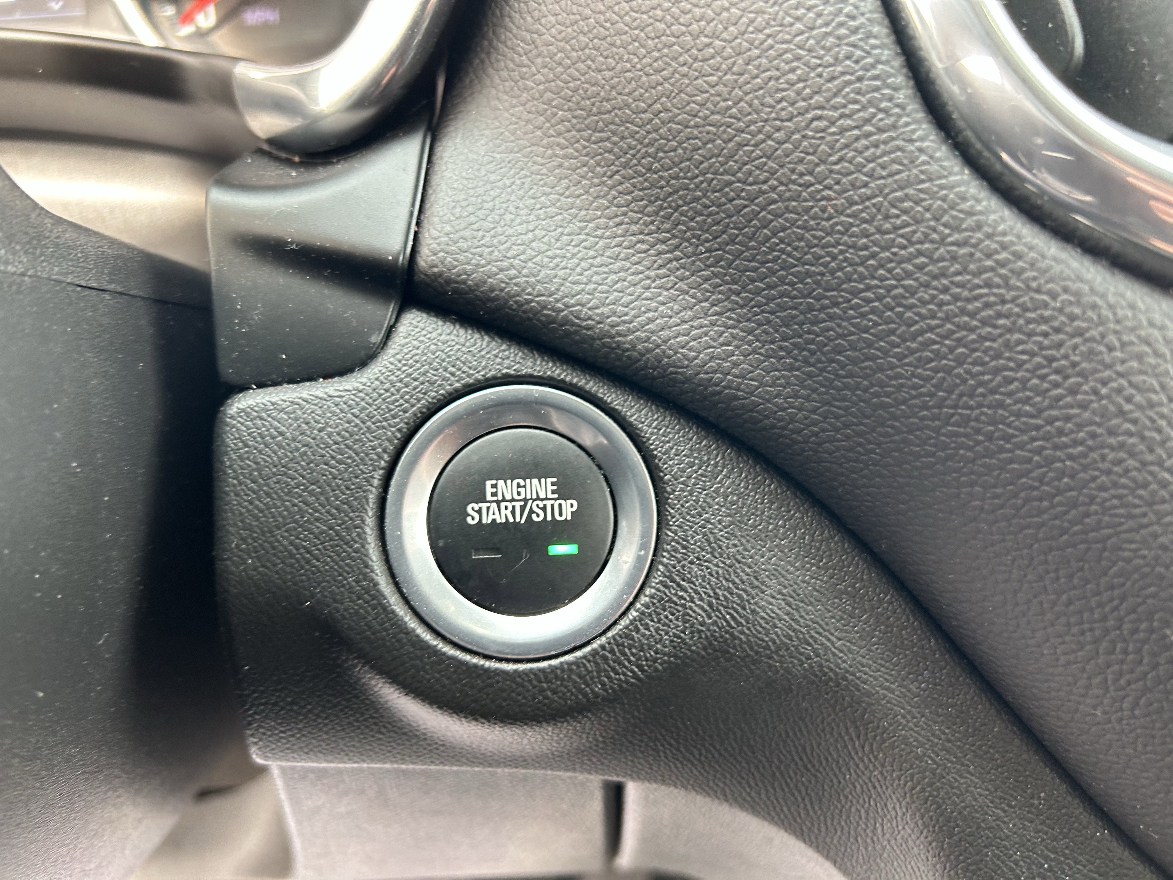 Used 2023 Chevrolet Equinox LT w/ Driver Convenience Package image 31