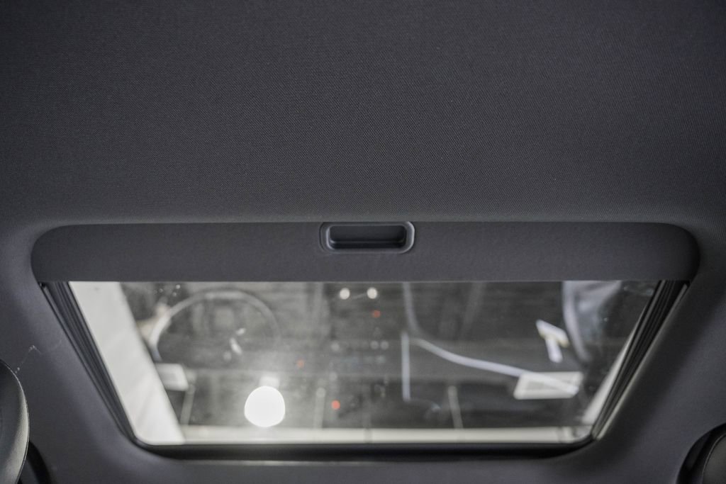 New 2025 Jeep Grand Cherokee Altitude image 31