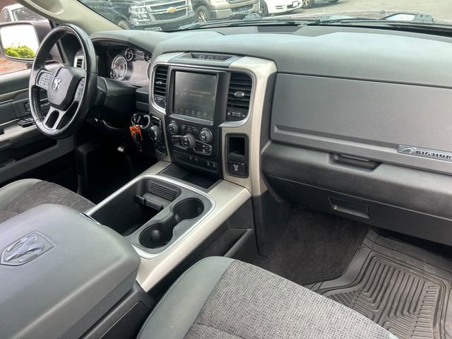 Used 2017 RAM 1500 SLT AWD/4WD image 32