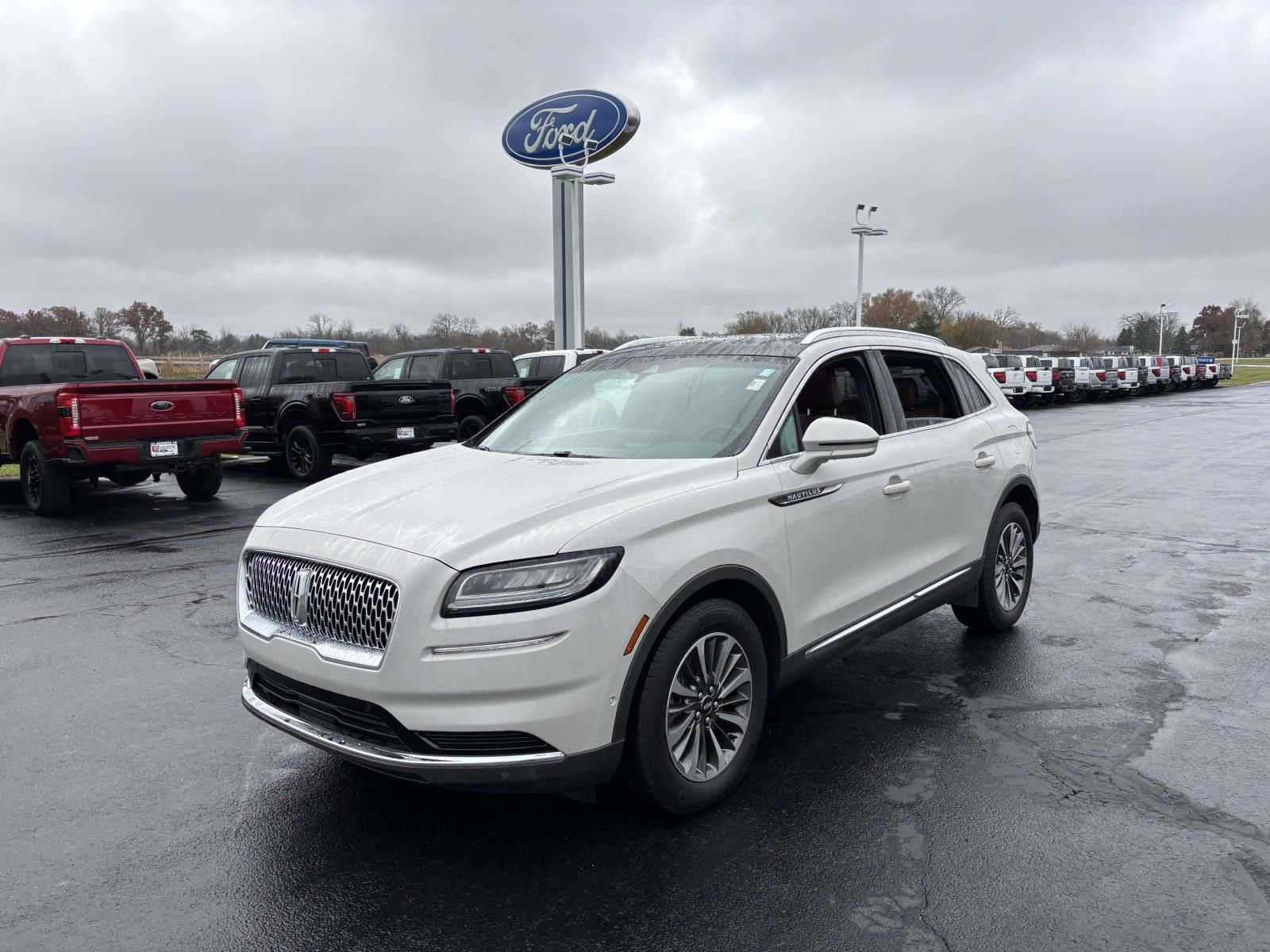 Used 2021 Lincoln Nautilus Reserve image 4