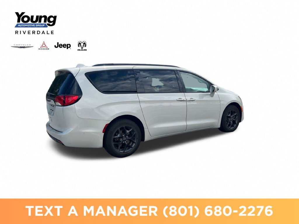 Used 2019 Chrysler Pacifica Touring-L FWD image 4