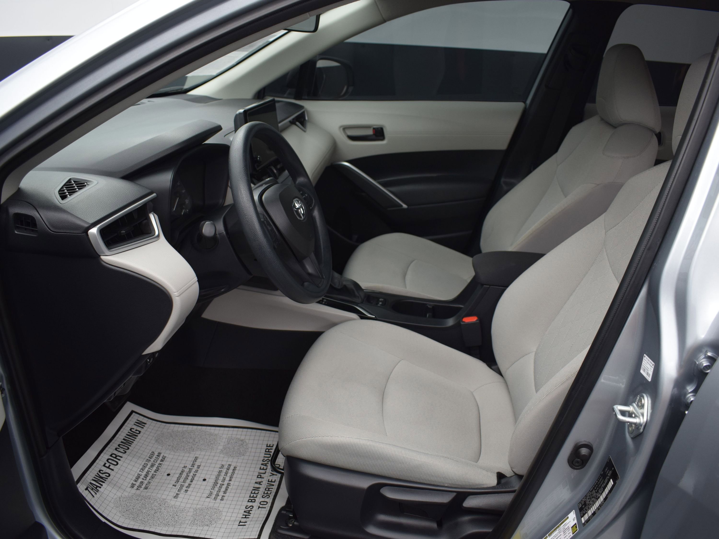 Used 2024 Toyota Corolla Cross L image 13