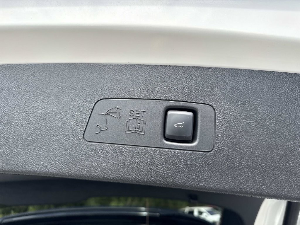 Used 2022 Lincoln Corsair AWD w/ Premium Package image 12