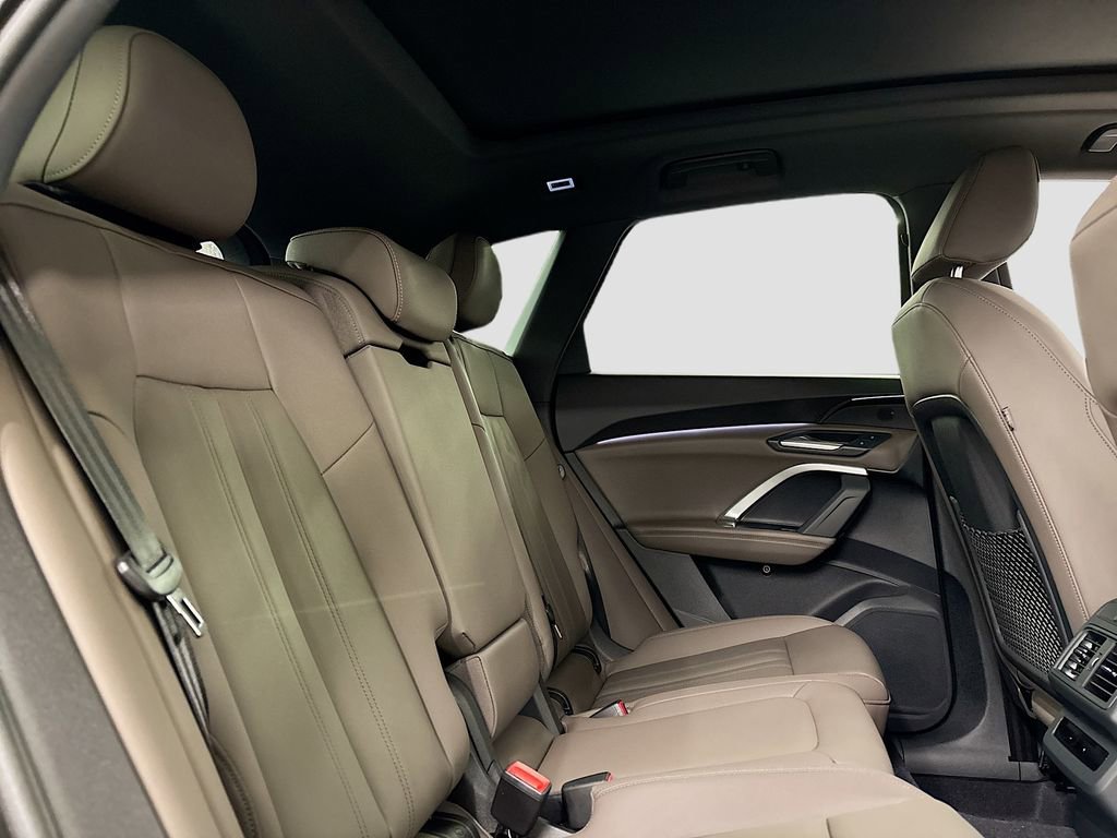 New 2025 Audi Q5 Premium image 16