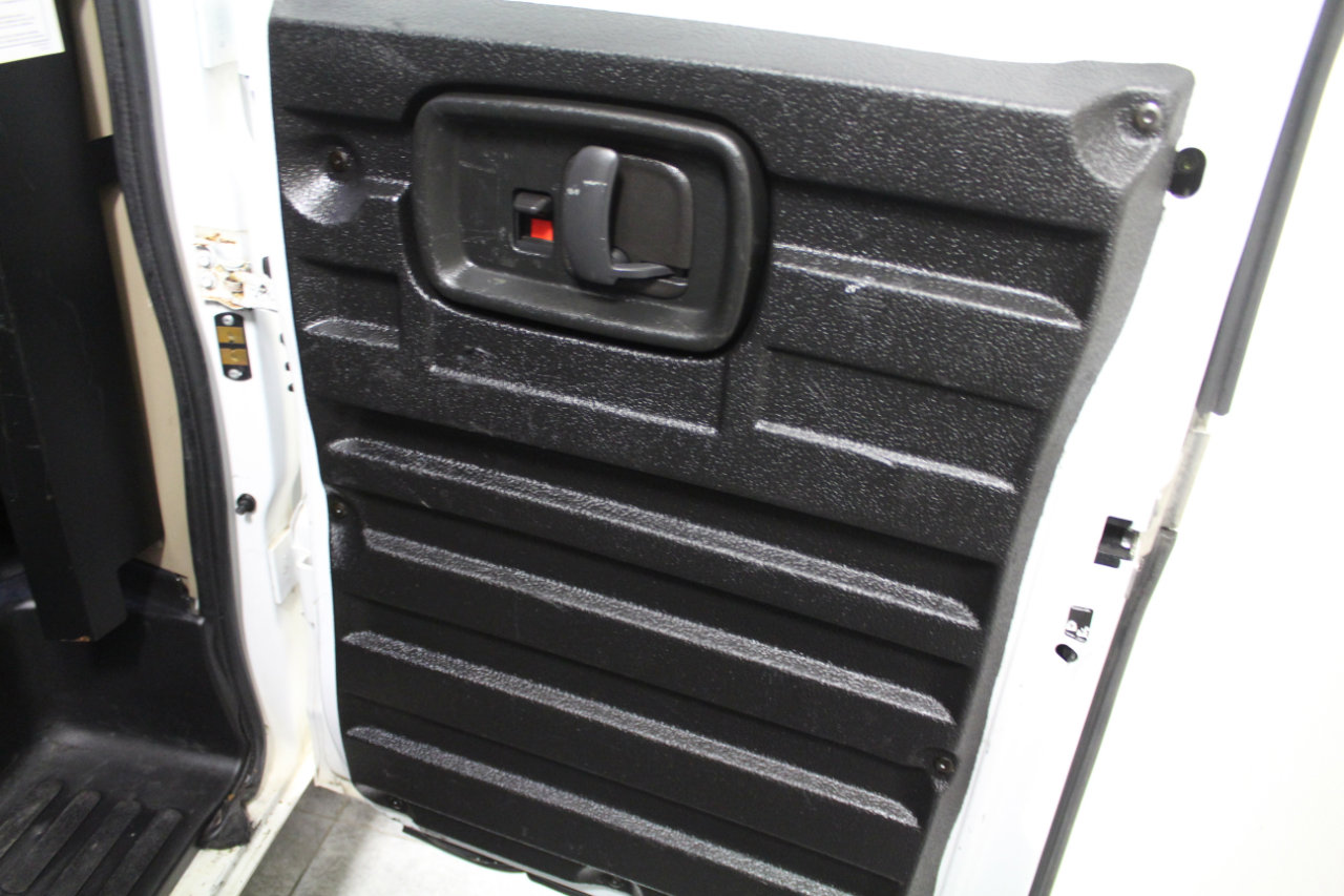 Used 2017 Chevrolet Express 2500 image 22