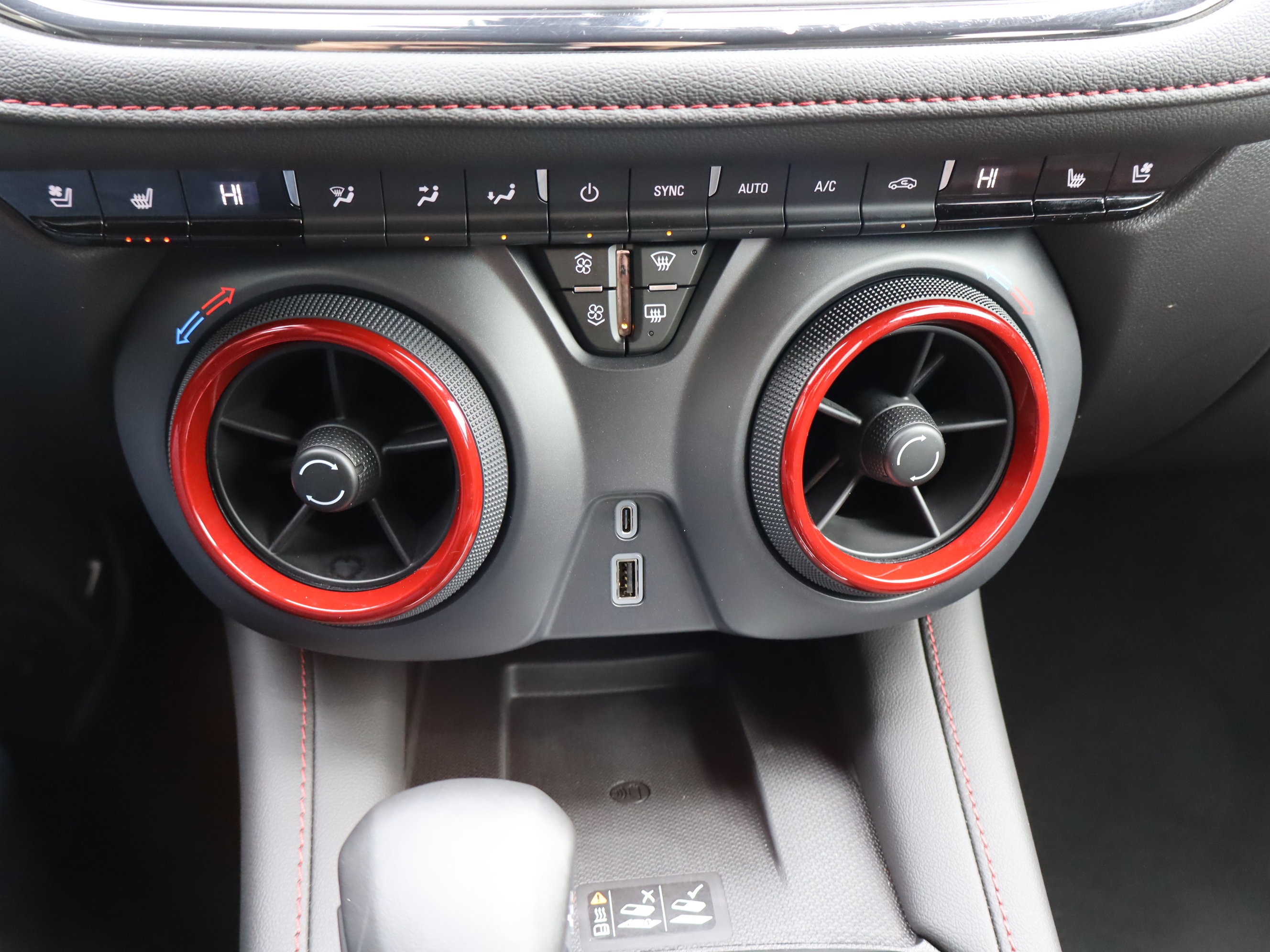 Certified 2025 Chevrolet Blazer RS w/ Driver Confidence II Package image 28