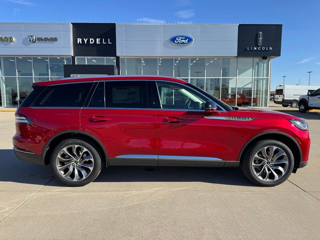 New 2026 Lincoln Aviator AWD image 2