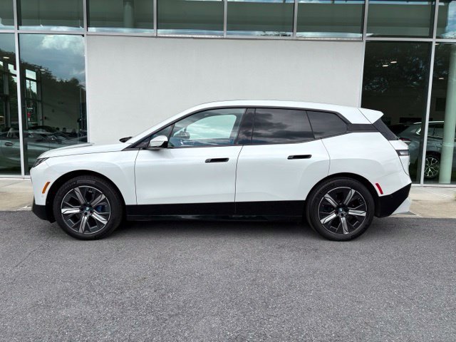 Certified 2024 BMW iX xDrive50 w/ Sport Package AWD/4WD image 2