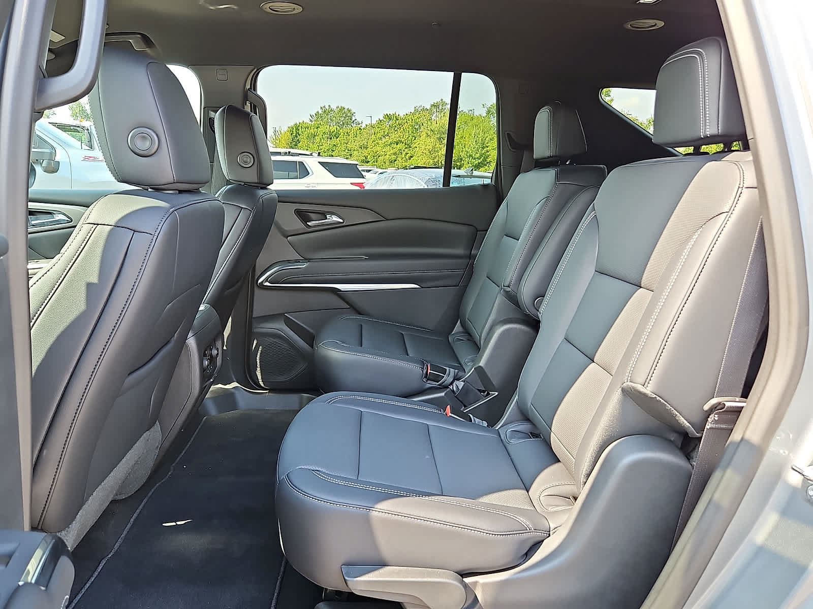 New 2027 Chevrolet Traverse LT w/ Driver Confidence Package FWD image 8
