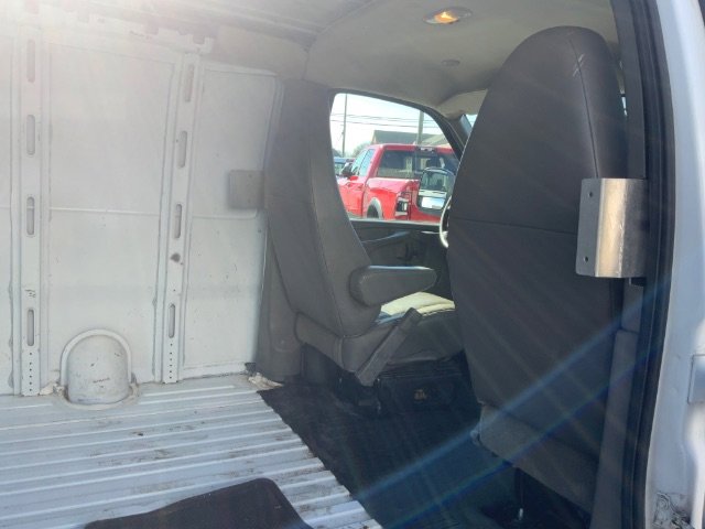 Used 2014 Chevrolet Express 2500 image 22