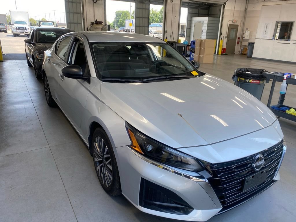 Used 2024 Nissan Altima 2.5 SV