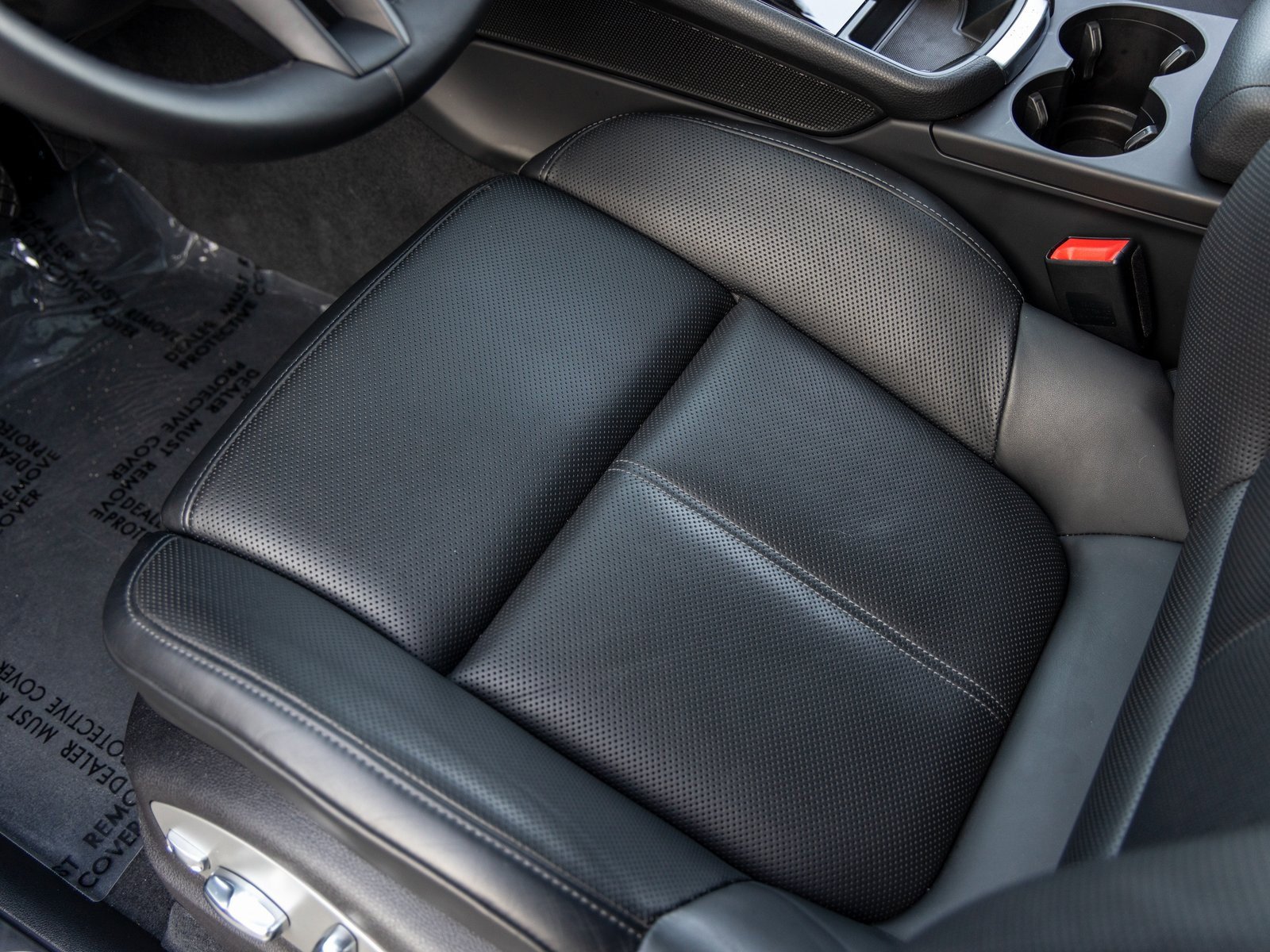 Certified 2025 Porsche Macan image 27