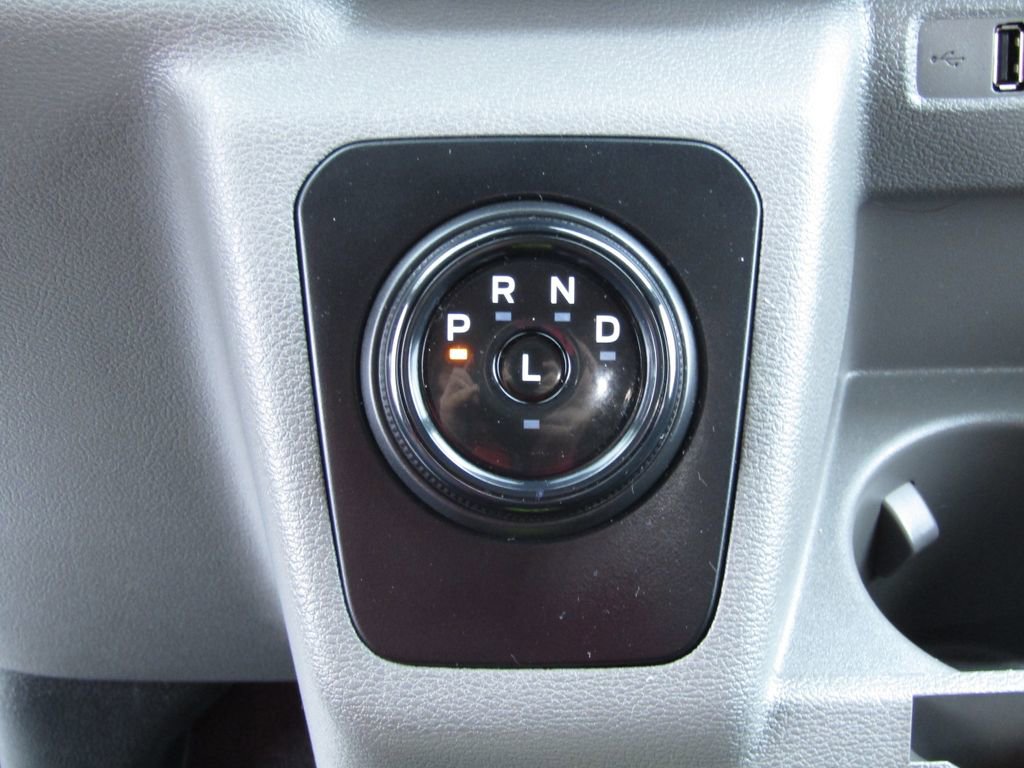 Used 2024 Ford E-Transit 148 Medium Roof image 29